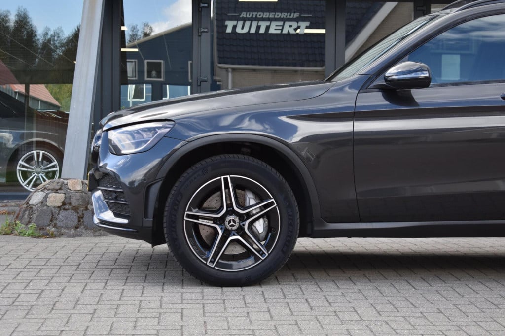 Mercedes-Benz Glc 300e 4matic amg | night | panoramadak | camera | nap | de