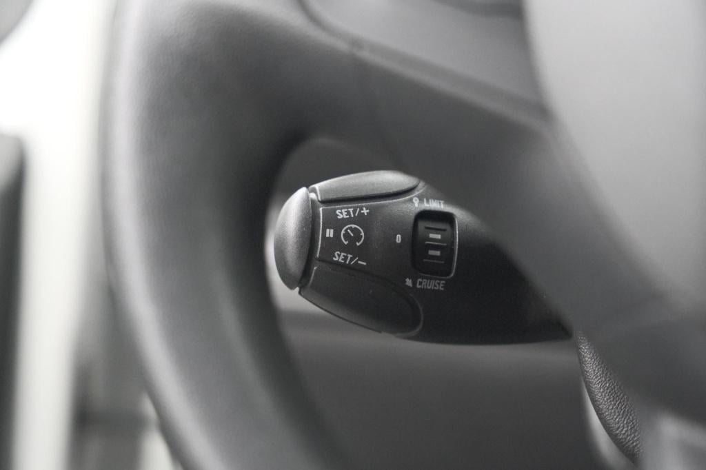 Peugeot 208 puretech 82 blue lion | apple carplay | parkeersensoren | navig
