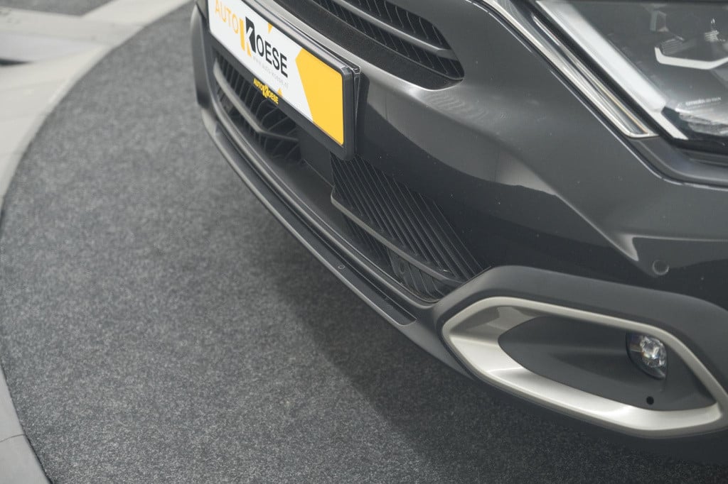 Citroen C4 puretech 130 eat8 shine | camera | head-up display | parkeersens