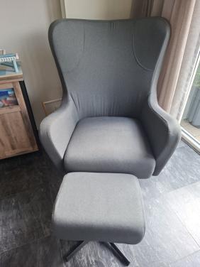 Draaifauteuil met voetenbank