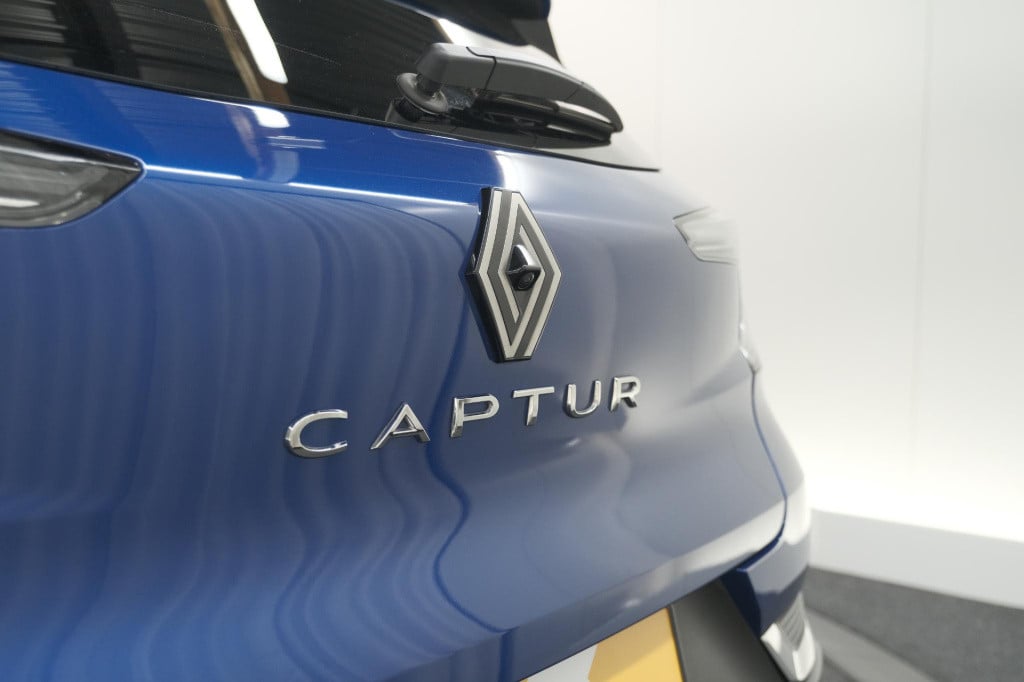 Renault Captur tce 90 techno | camera | navigatie | apple carplay | pack fu