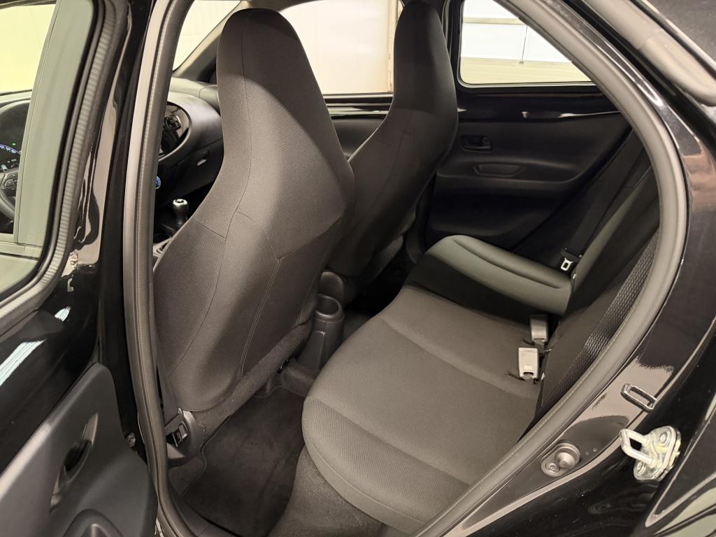 Toyota Aygo x 1.0 vvt-i mt play| camera| airco| adap.cruise