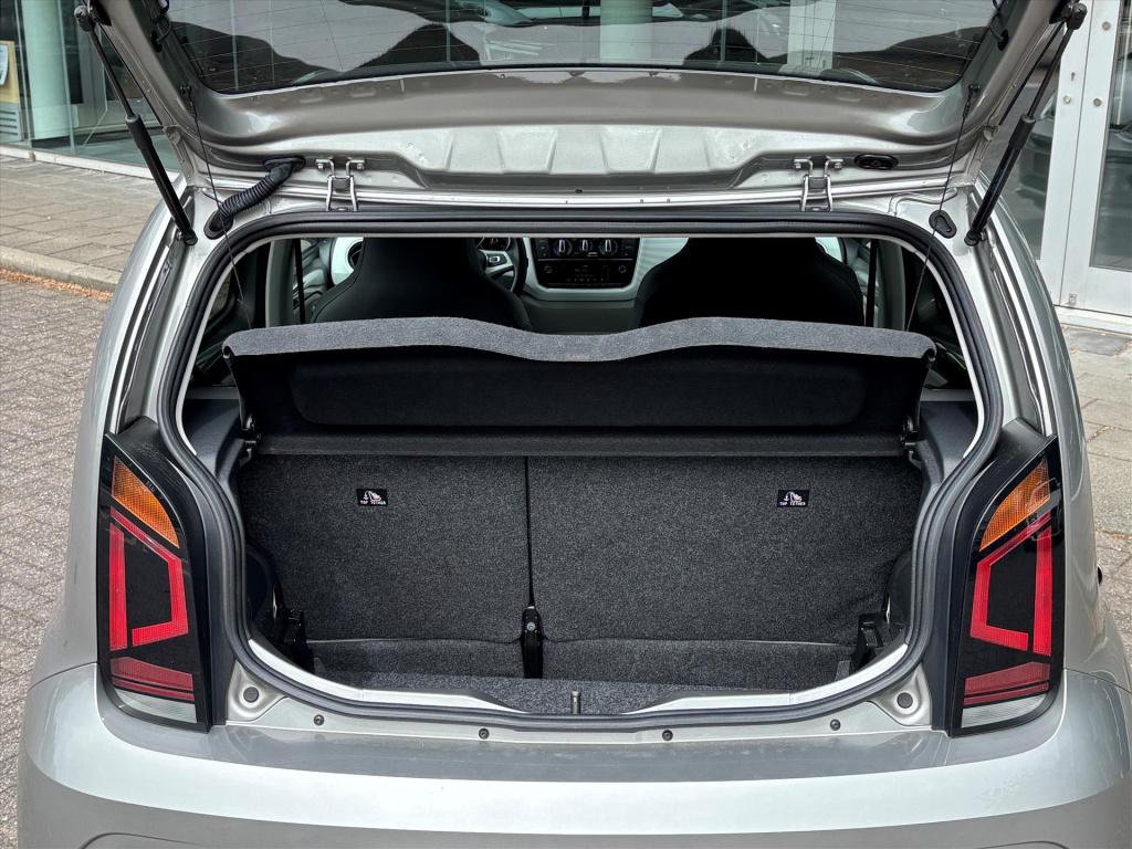Volkswagen UP! 1.0 60pk up! beats| camera|stoelverwarming|climate|rijklaarp