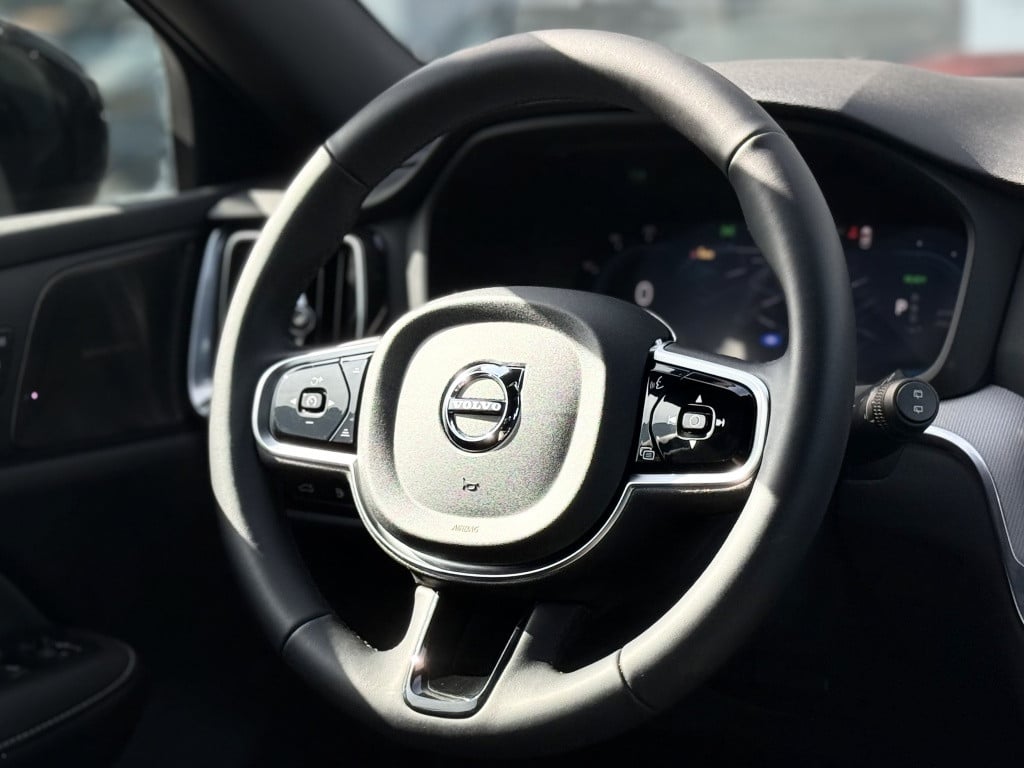 Volvo V60 t6 398pk recharge plus dark| adap.cruise| 360camera| trekaak
