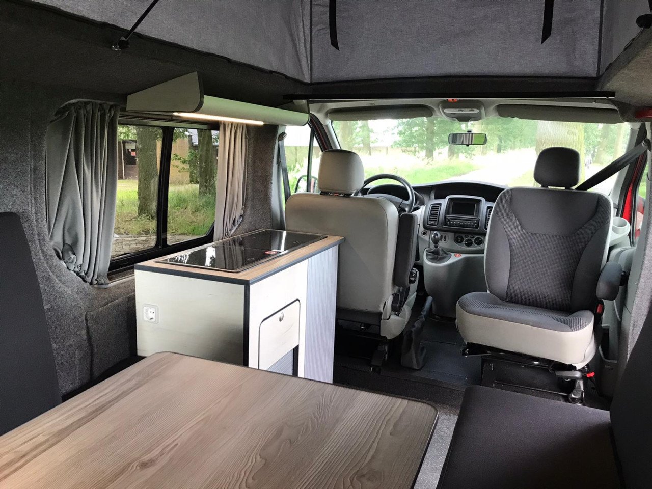 CAMPER