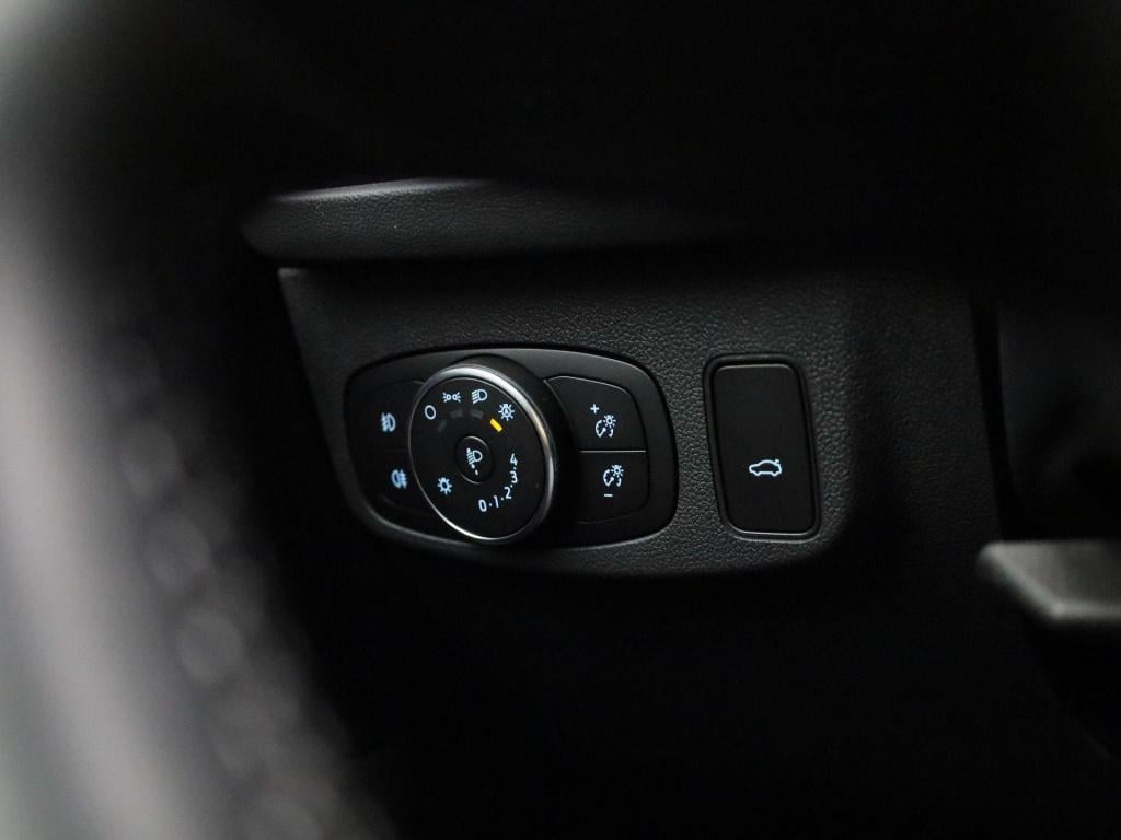 Ford Focus wagon 1.0 ecoboost hybrid titanium x business | lmv | parkeer se