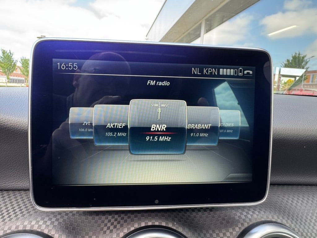 Mercedes-Benz A-Klasse 180 urban , apple-carplay / panorama dak