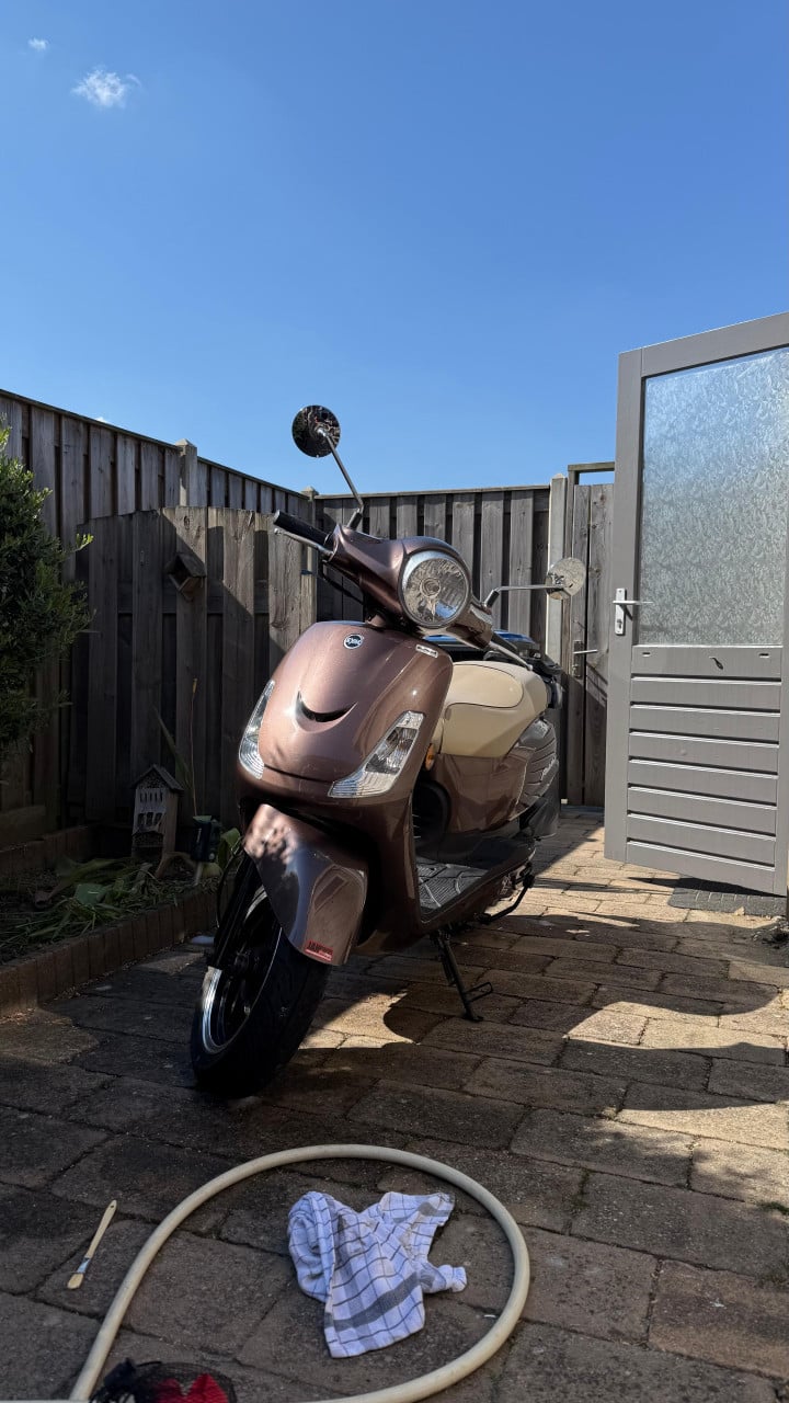 Te koop: Sym Fiddle II 45 km/u (Bromscooter) – Slechts 2.616 km