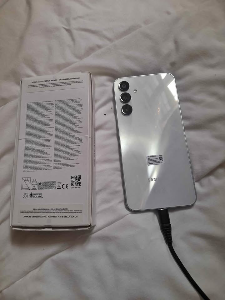 NIEUW NOOIT gebruikt samsung galaxy A16 in originele doos