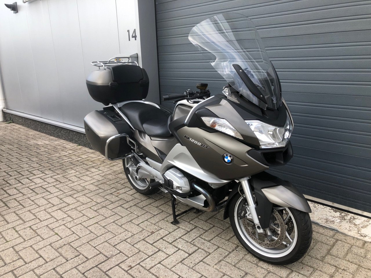 Hele nette en complete BMW R1200RT uit 2011 met 77dkm Akrapovic etc €6950,-
