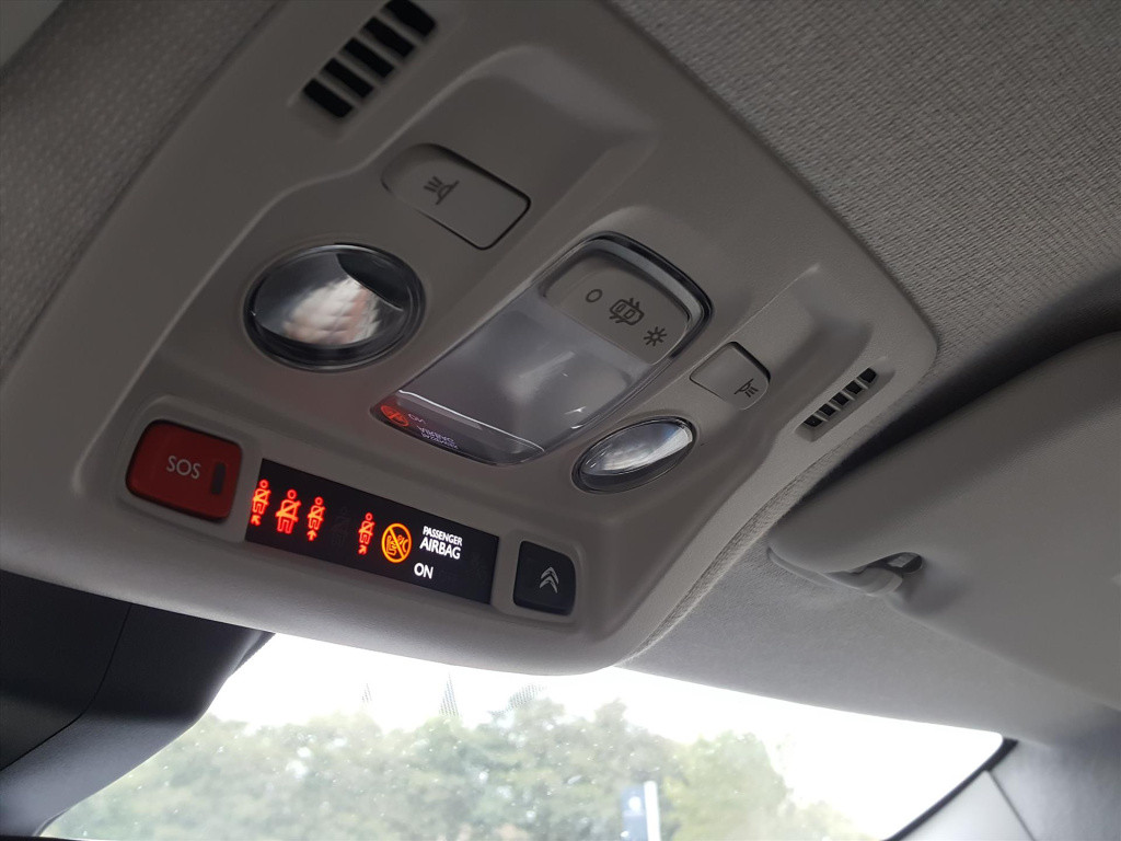 Citroen C3 max 1.2pt-83pk navigatie | apple carplay & android auto | achter