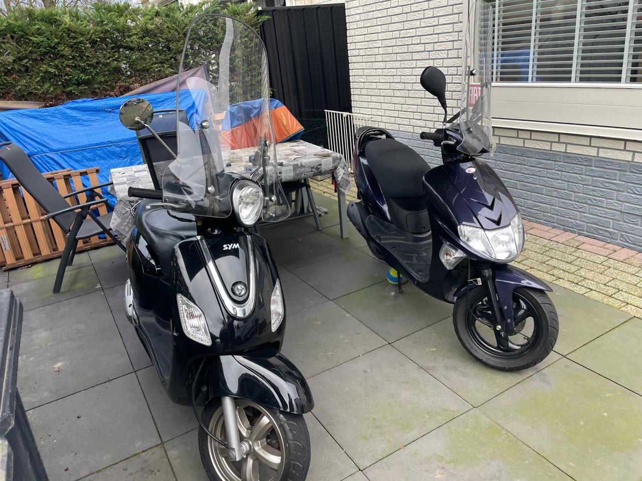2 scooters te koop kymco vitality en sym fiddle