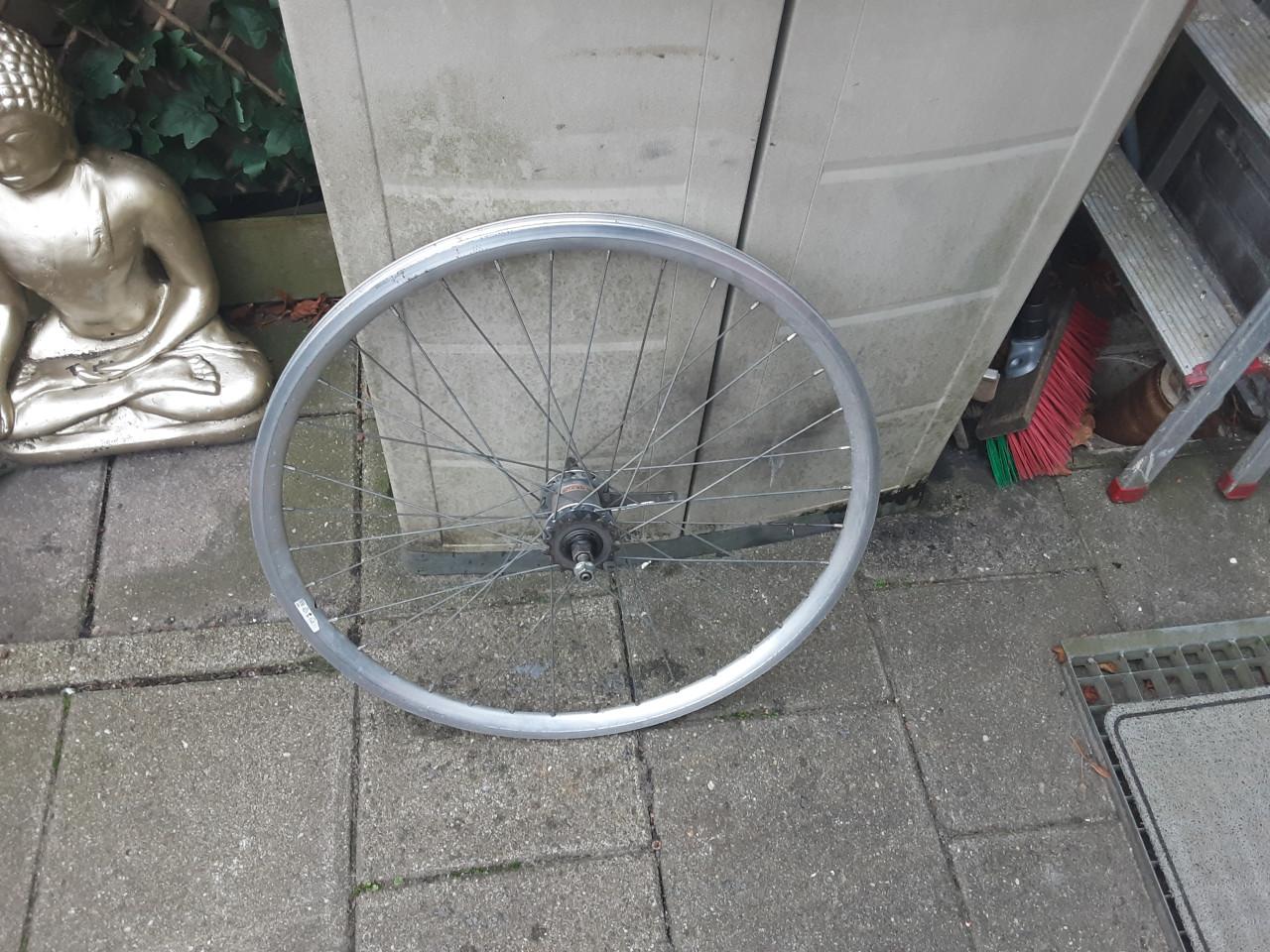 26 x 1,75 inch achterwiel, 3 speed,terugtraprem