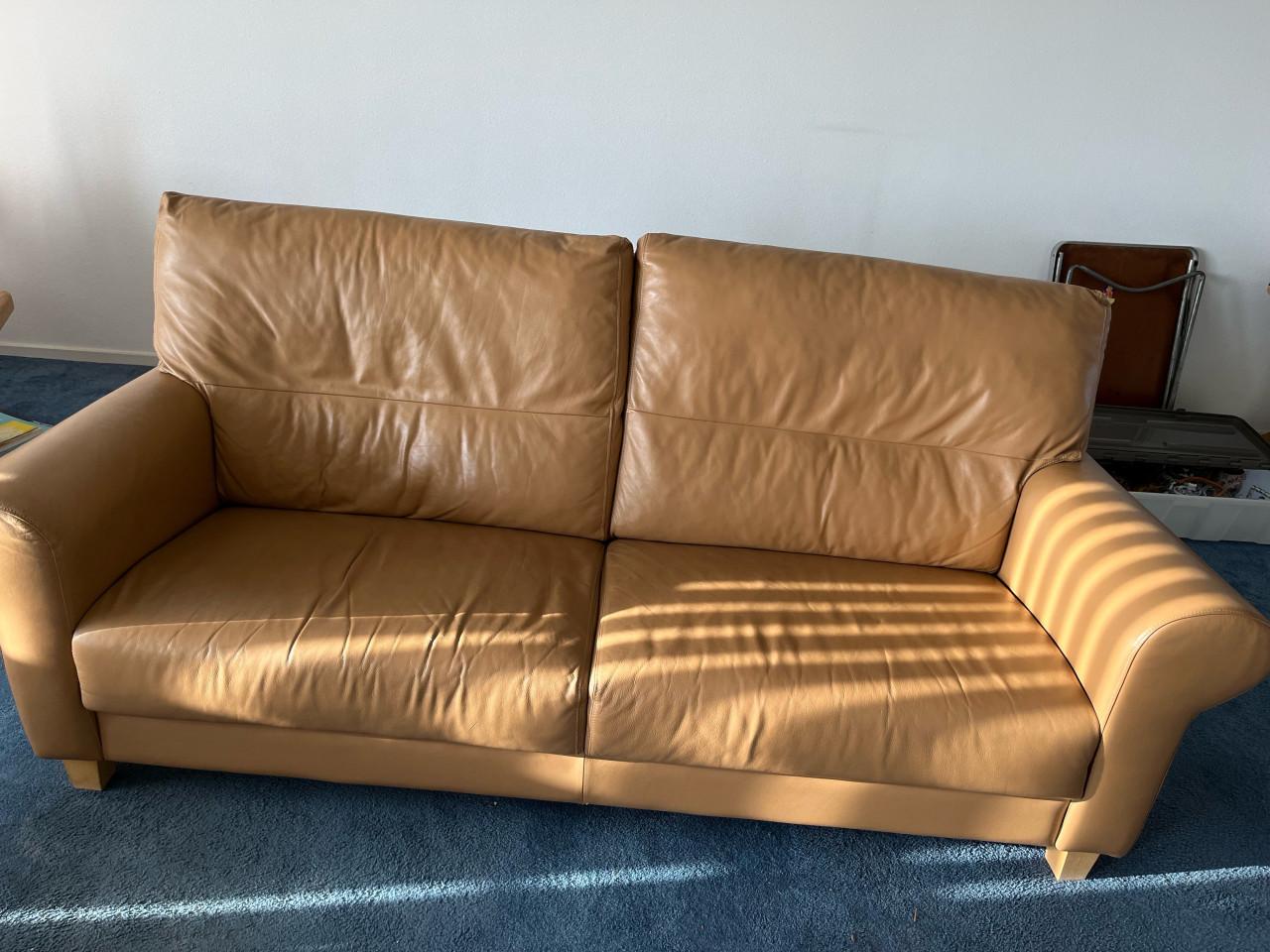 Lederen 3 peroons bankstel in zeer goede staat