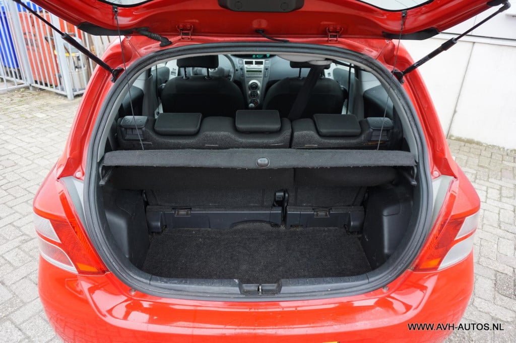 Toyota Yaris 1.0 vvti acces