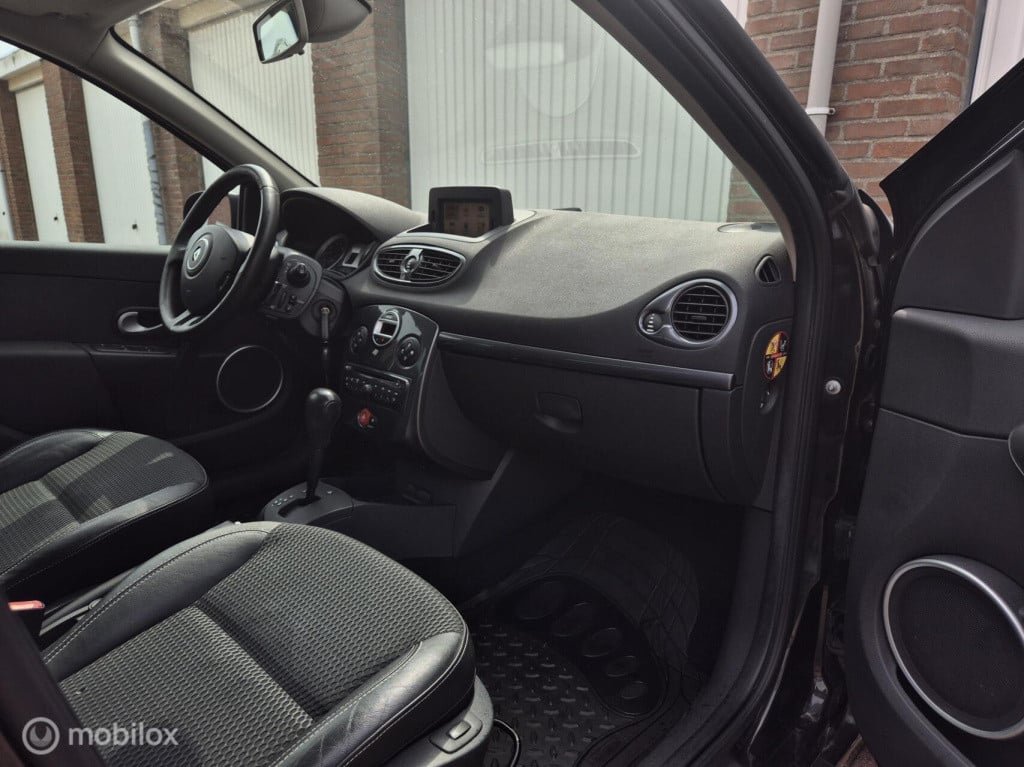 Renault Clio 1.6 dynamique automaat / 5-deurs / airco / cruisecontrol / pan