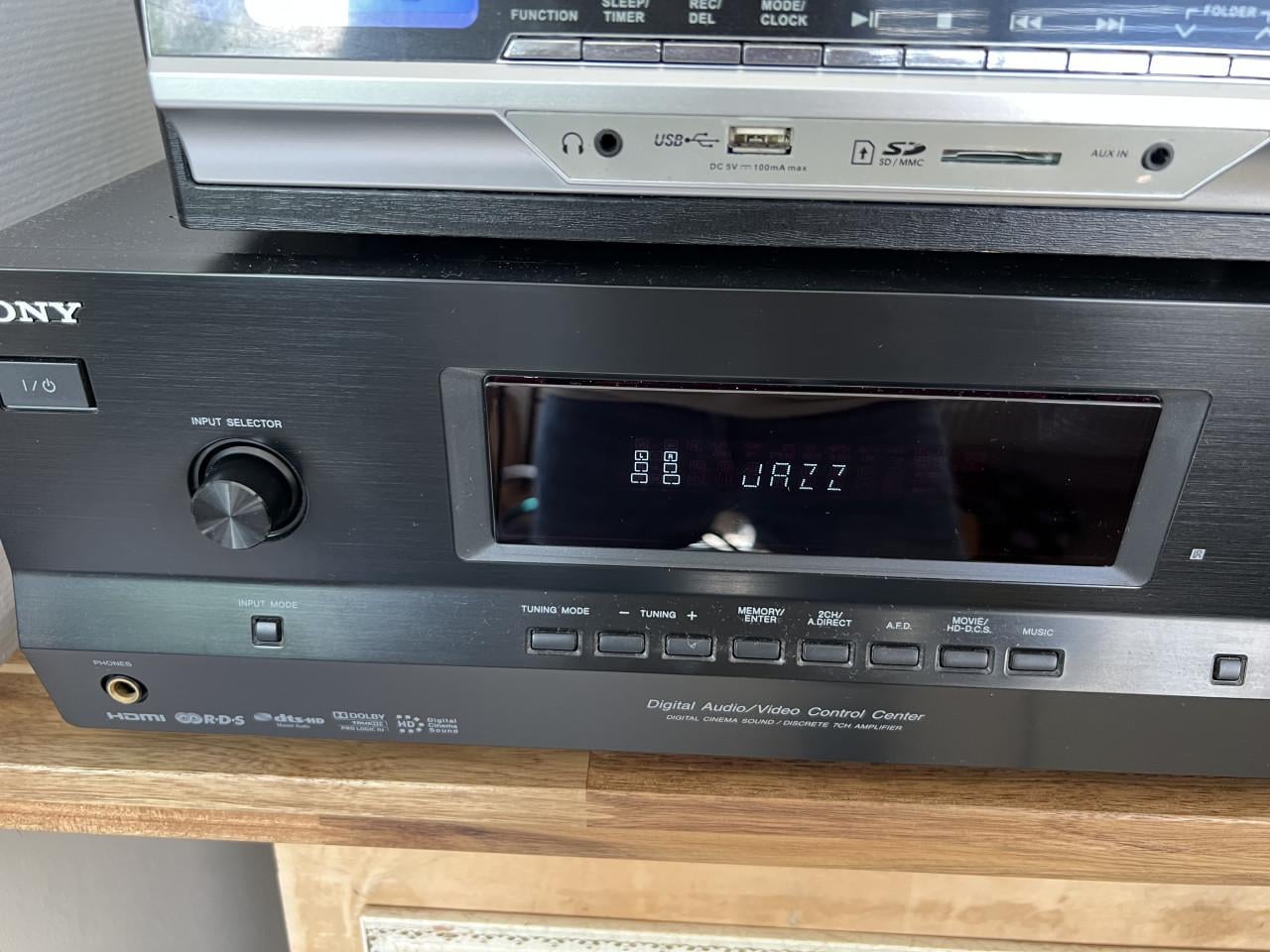 Sony multi channel av receiver & Medion platenspeler