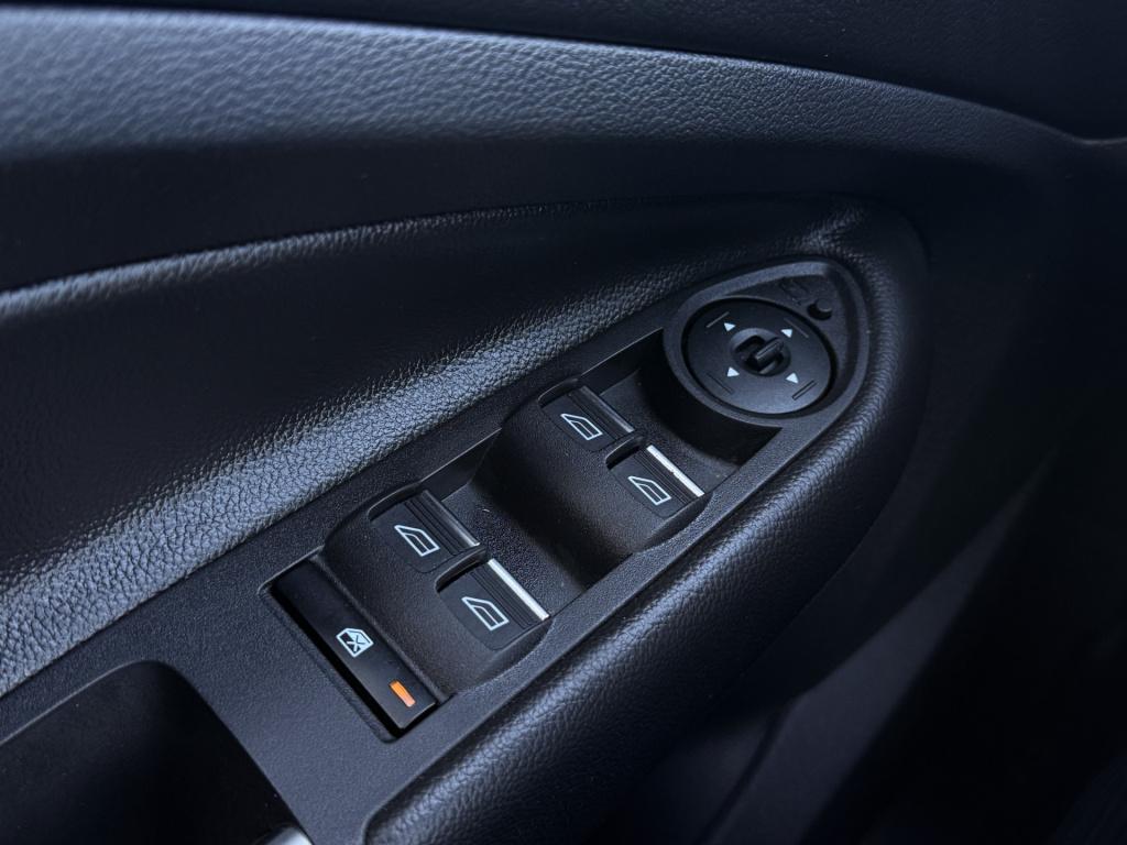 Ford Kuga 1.5 ecoboost st line | stoel/stuur verwarming | cruise | apple ca