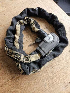 Zeer sterk en zwaar kettingslot van het merk GAD.