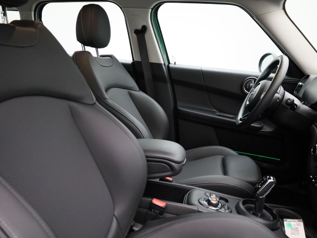 Mini Countryman 1.5 cooper business edition | automaat | lage km stand | ac