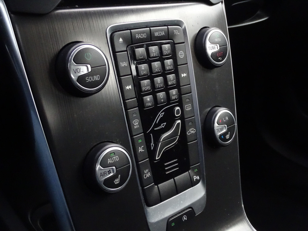 Volvo V40 1.6 t2 momentum | stoelverwarming | navi | bluetooth