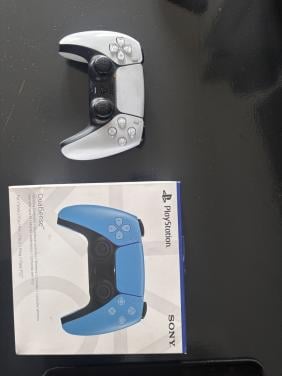 PS5 controllers