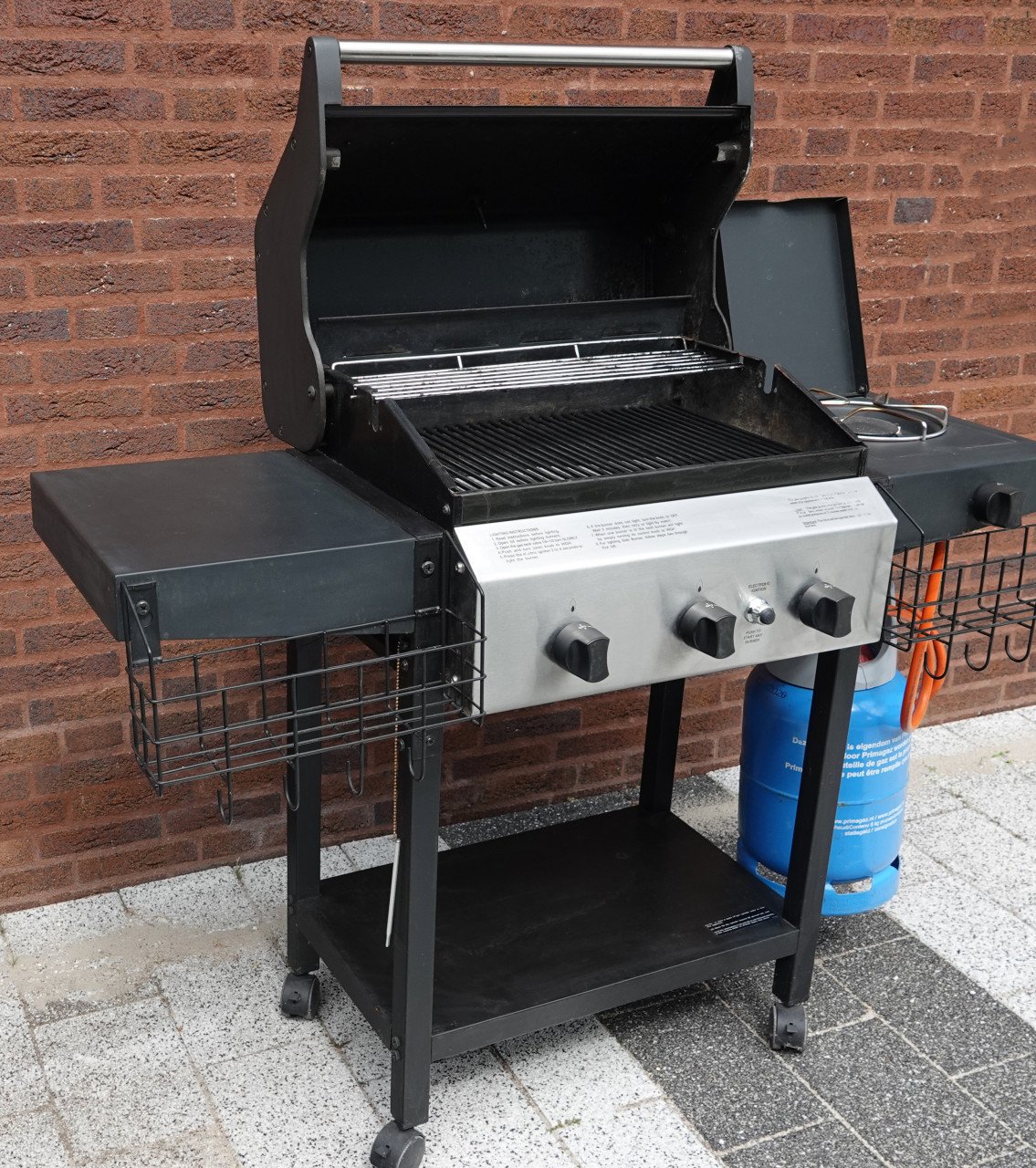 Nette BBQ Kenmore op gas incl gevulde gasfles, goede kwaliteit