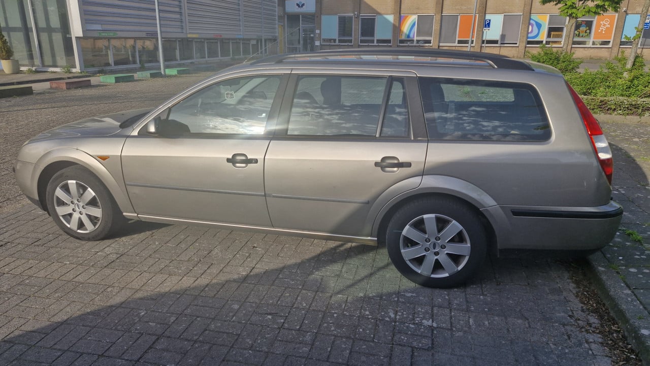 Handel, export, Ford mondeo 1.8 stationwagen