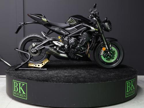 STREET TRIPLE RS | Phantom Black