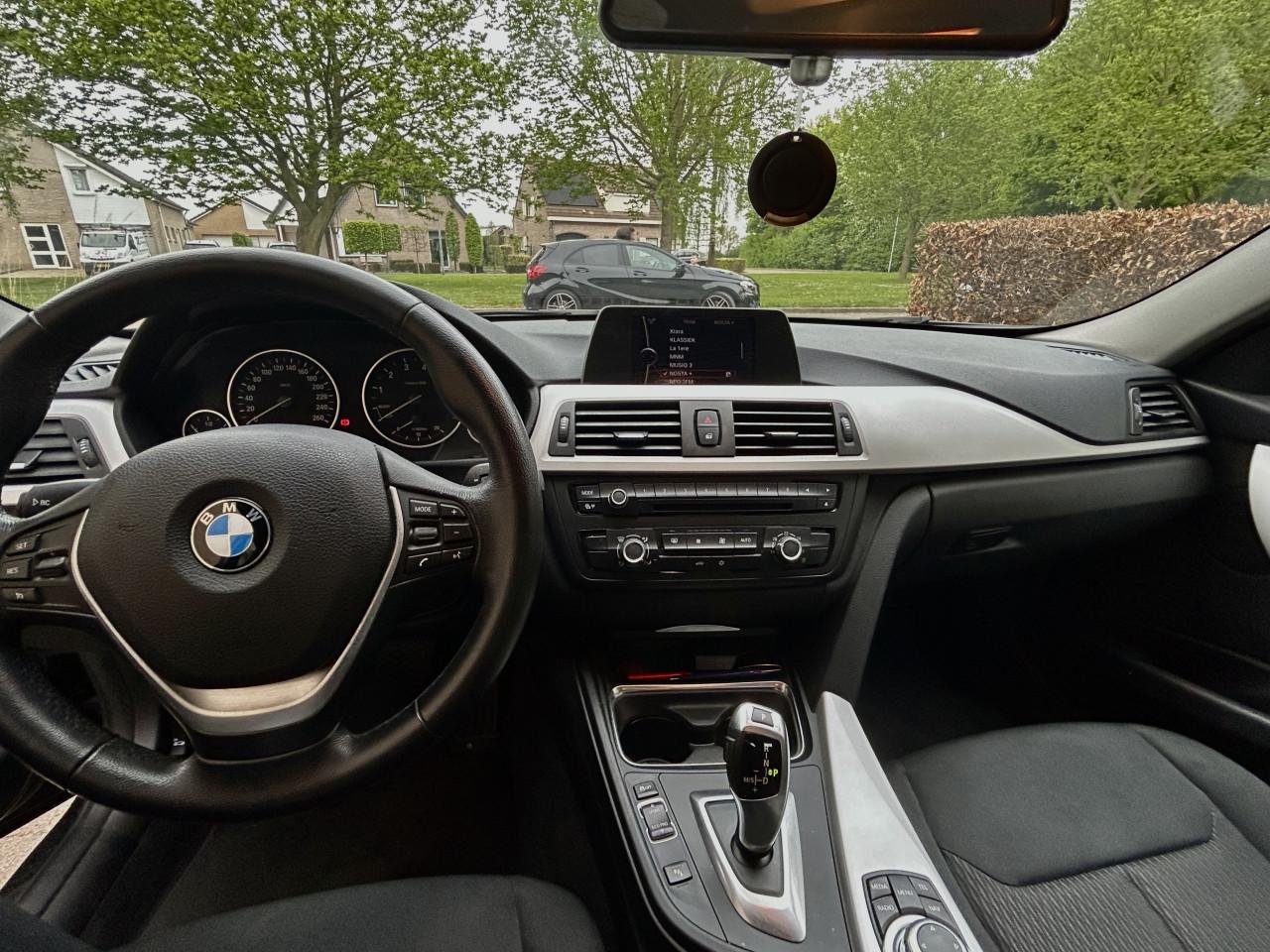 BMW 3-Serie 2.0IX 320 135KW Aut8 (f30) 2012 Zwart