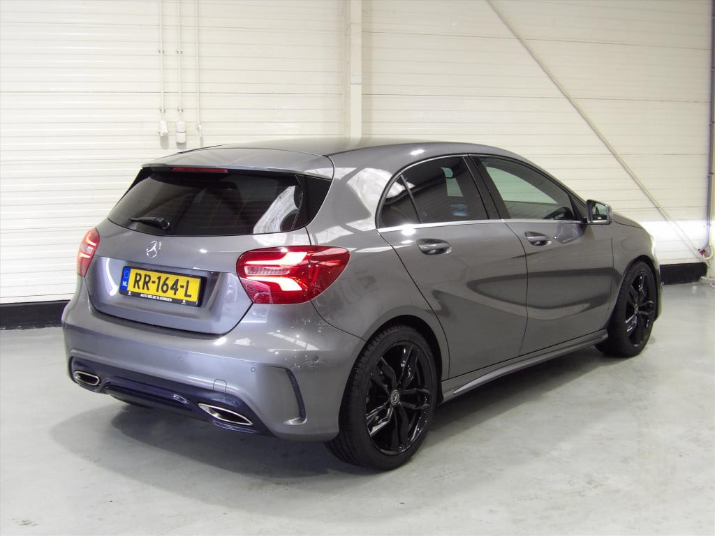 Mercedes-Benz A-Klasse a180 122pk 7g-dct business solution amg