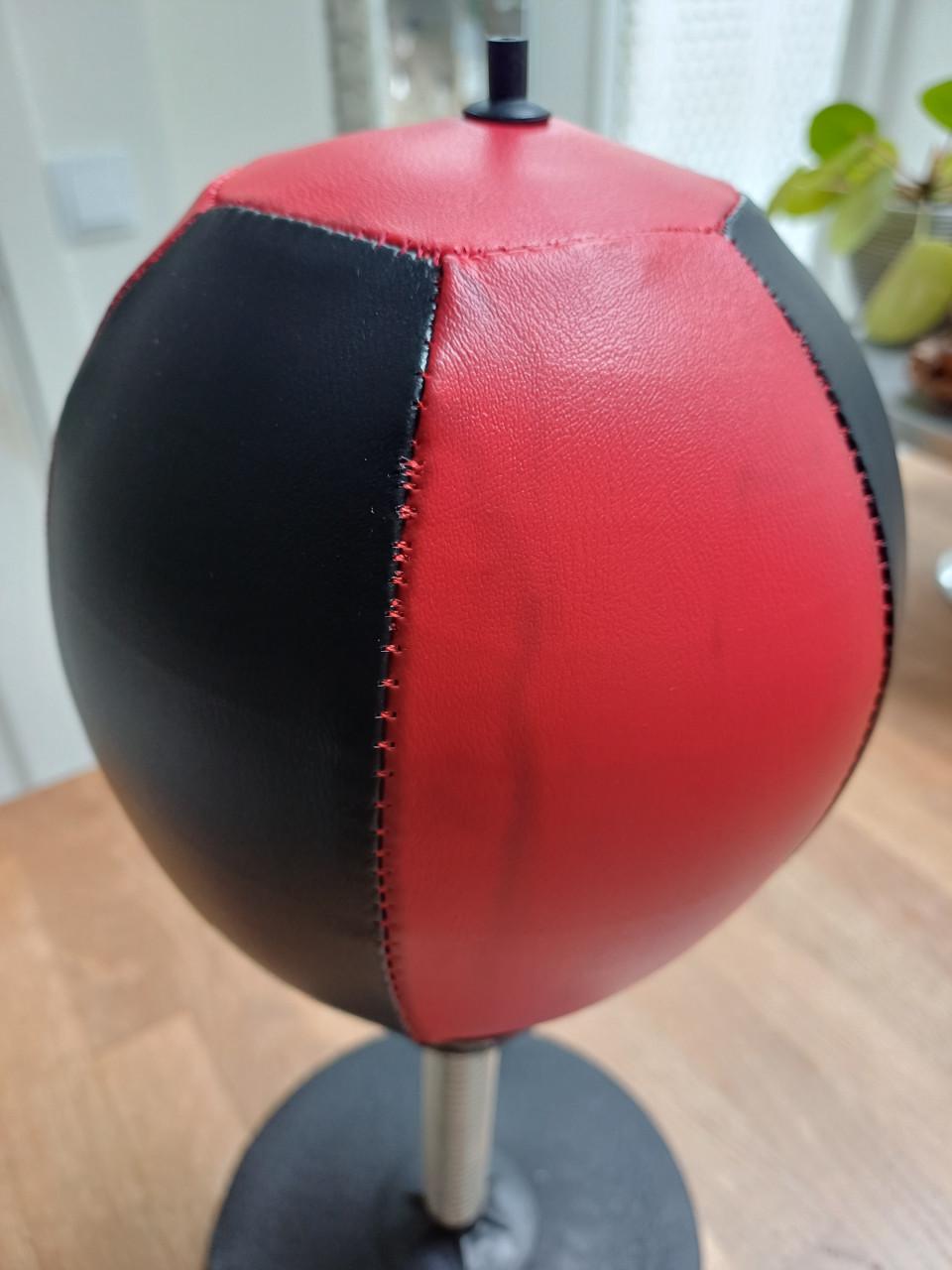 Stress Buster Boksbal 17 x 17 x 35 cm PU leer incl. handpomp