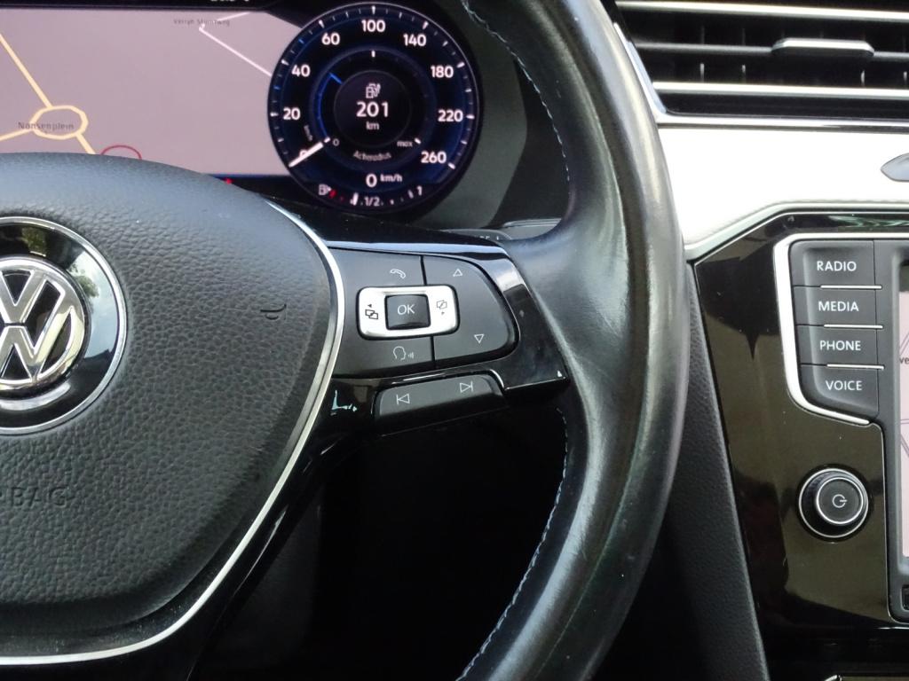 Volkswagen Passat variant 1.4 tsi gte connected series plus | pano | trekha