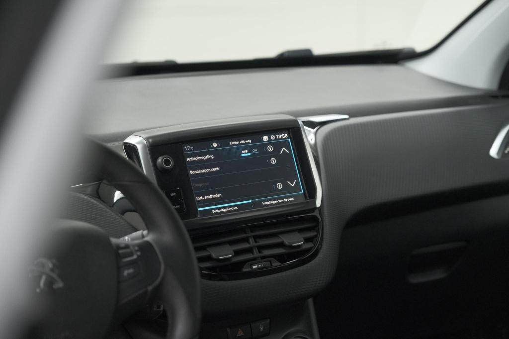 Peugeot 2008 puretech 110 blue lion | trekhaak | apple carplay | parkeersen