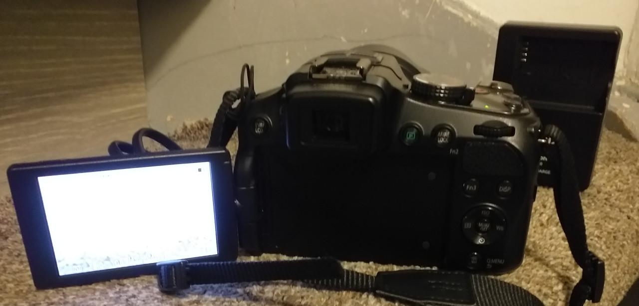 Panasonic Lumix FZ200 Camera