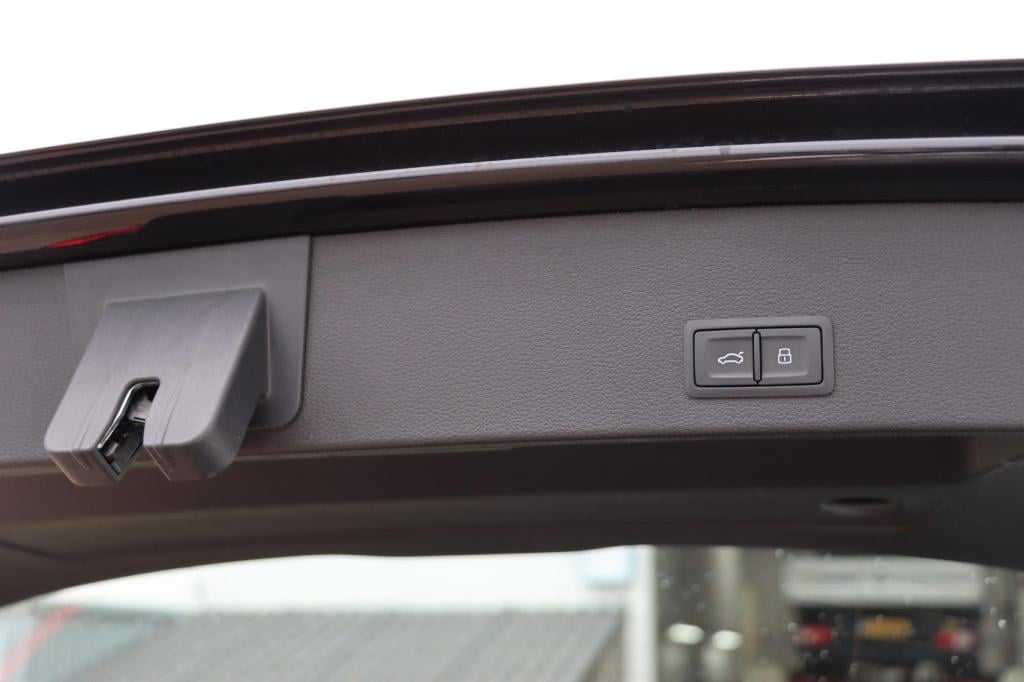 Audi Q2 35 tfsi advanced edition 150pk s-tronic zwart optiek
