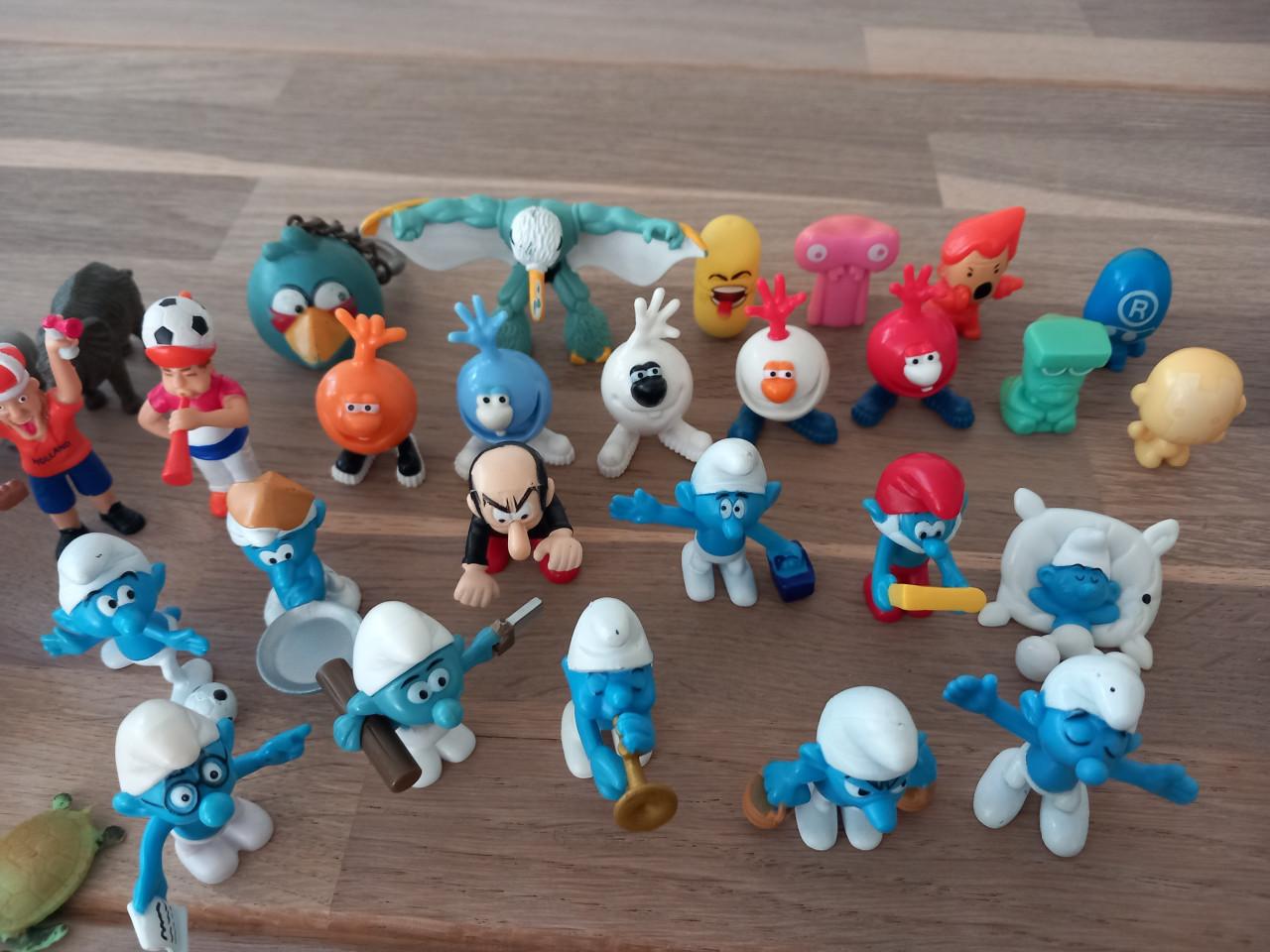 Poppetjes simpsons, smurfen etc