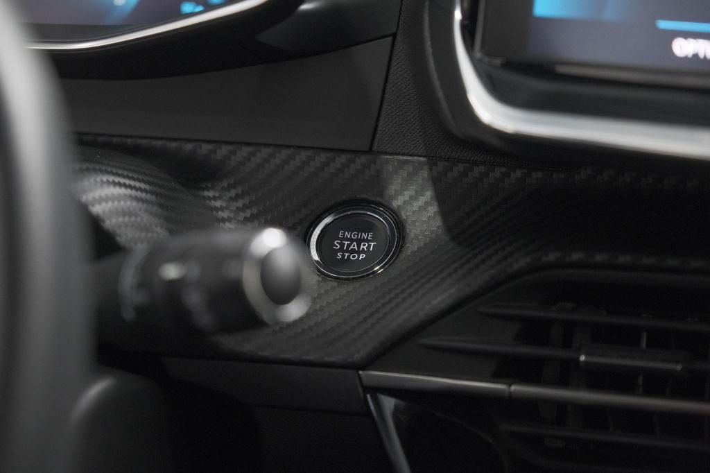 Peugeot 208 puretech 100 eat8 allure | adaptieve cruise control |  camera |