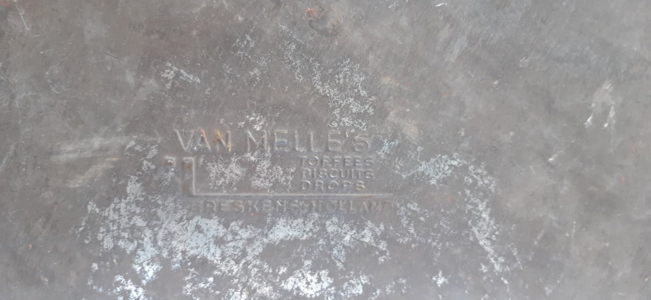 Groot Winkelblik van Melle suikerwerken, Juliana en Bernhard.
