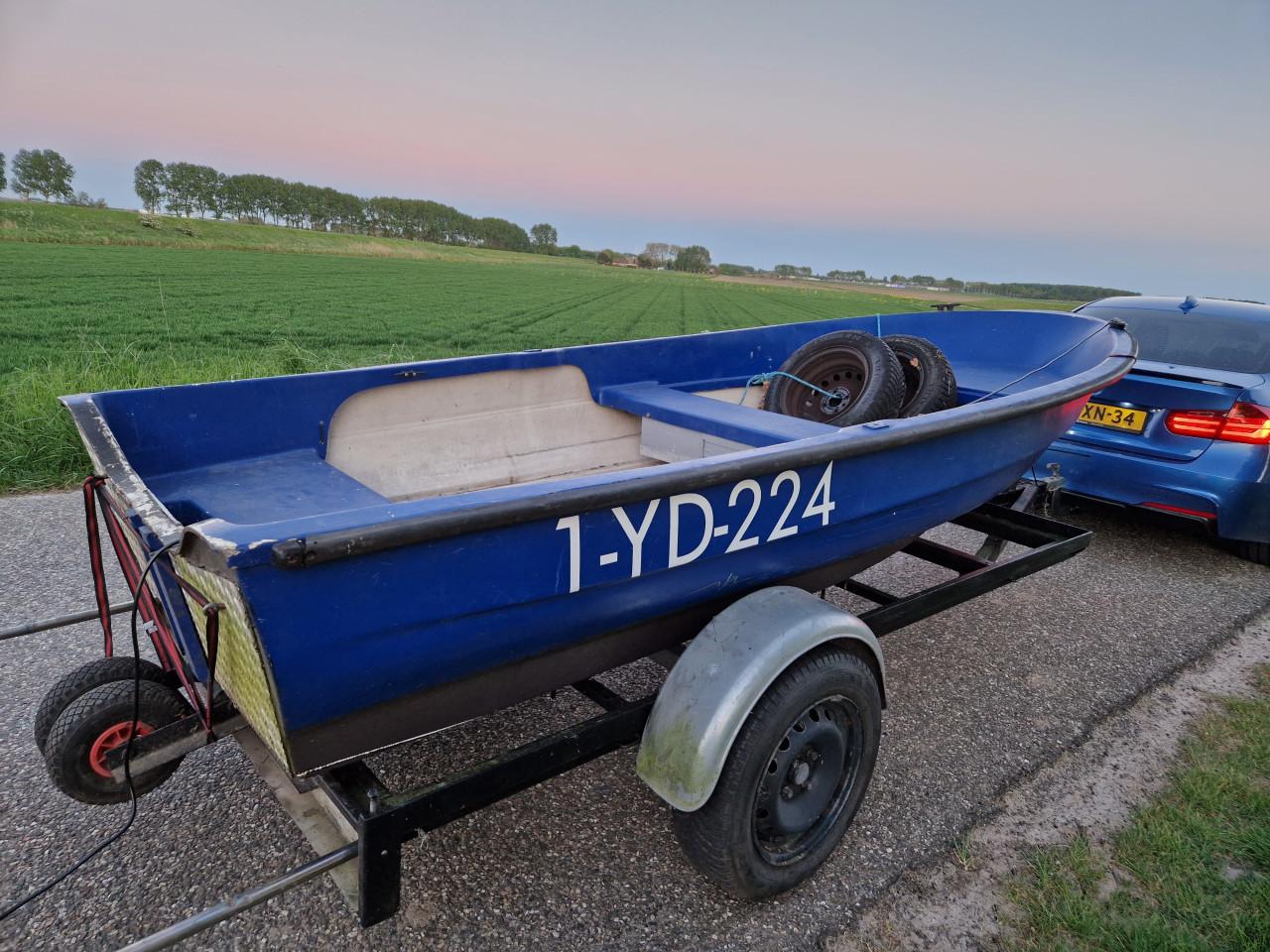 ELAN 401 vis / tour boot met trailer € 650,-