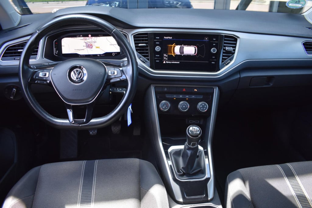 Volkswagen T-roc 1.0 tsi | virtual cockpit | trekhaak | apple carplay | and
