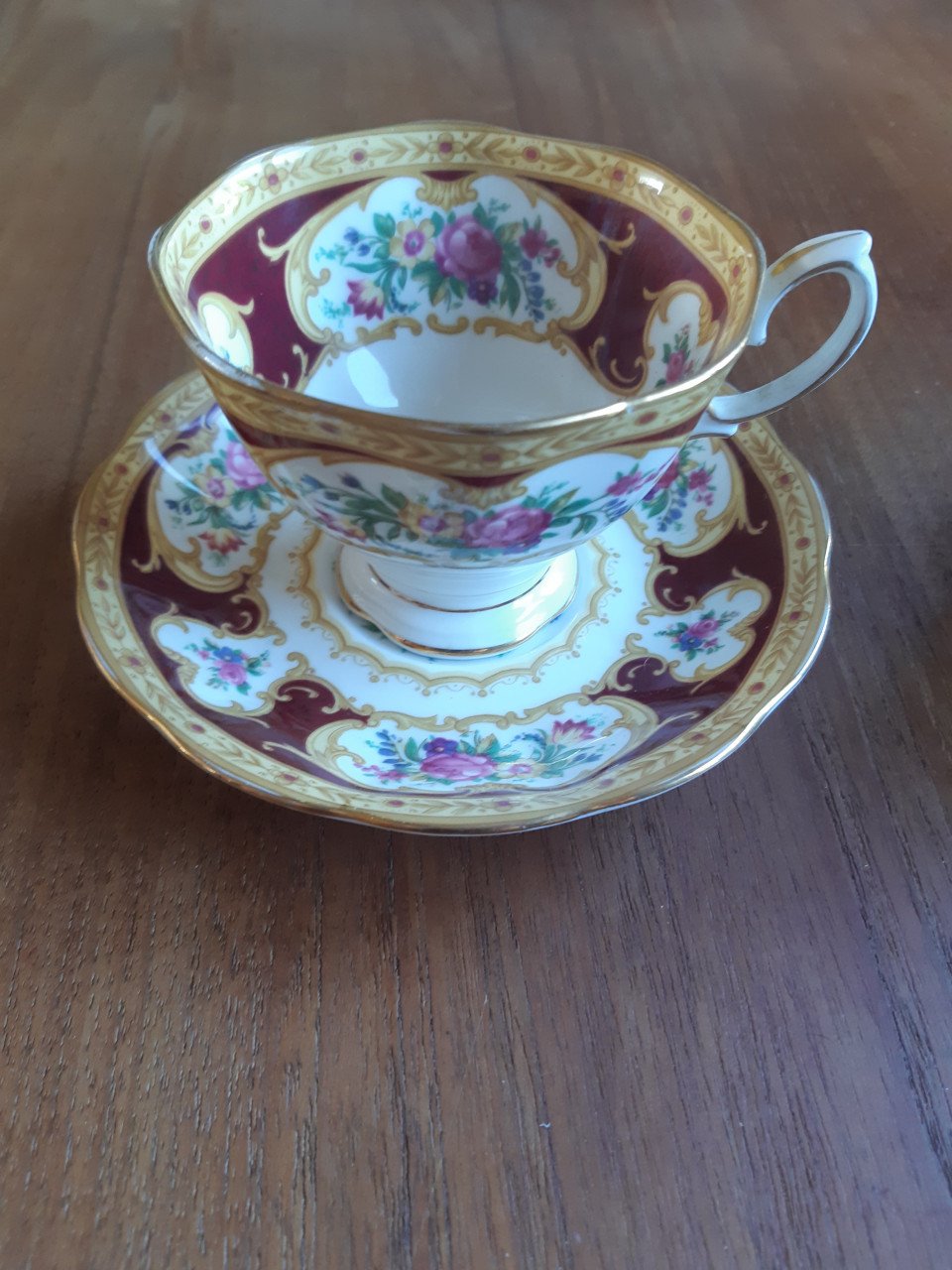 Kop en schotels Royal Albert Lady Hamilton