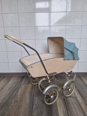 Vintage poppenwagen