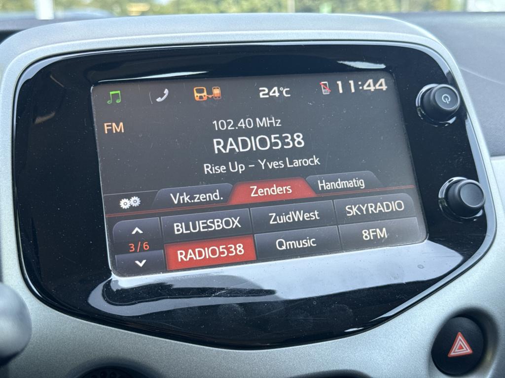 Toyota Aygo 1.0 vvt-i x-play | camera | carplay | cruisec. | navi