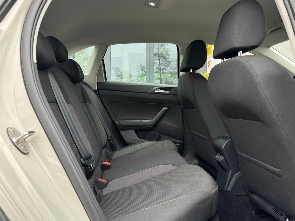 Volkswagen Taigo 1.0 tsi life business * carplay * stoelverwarming * pdc 2x