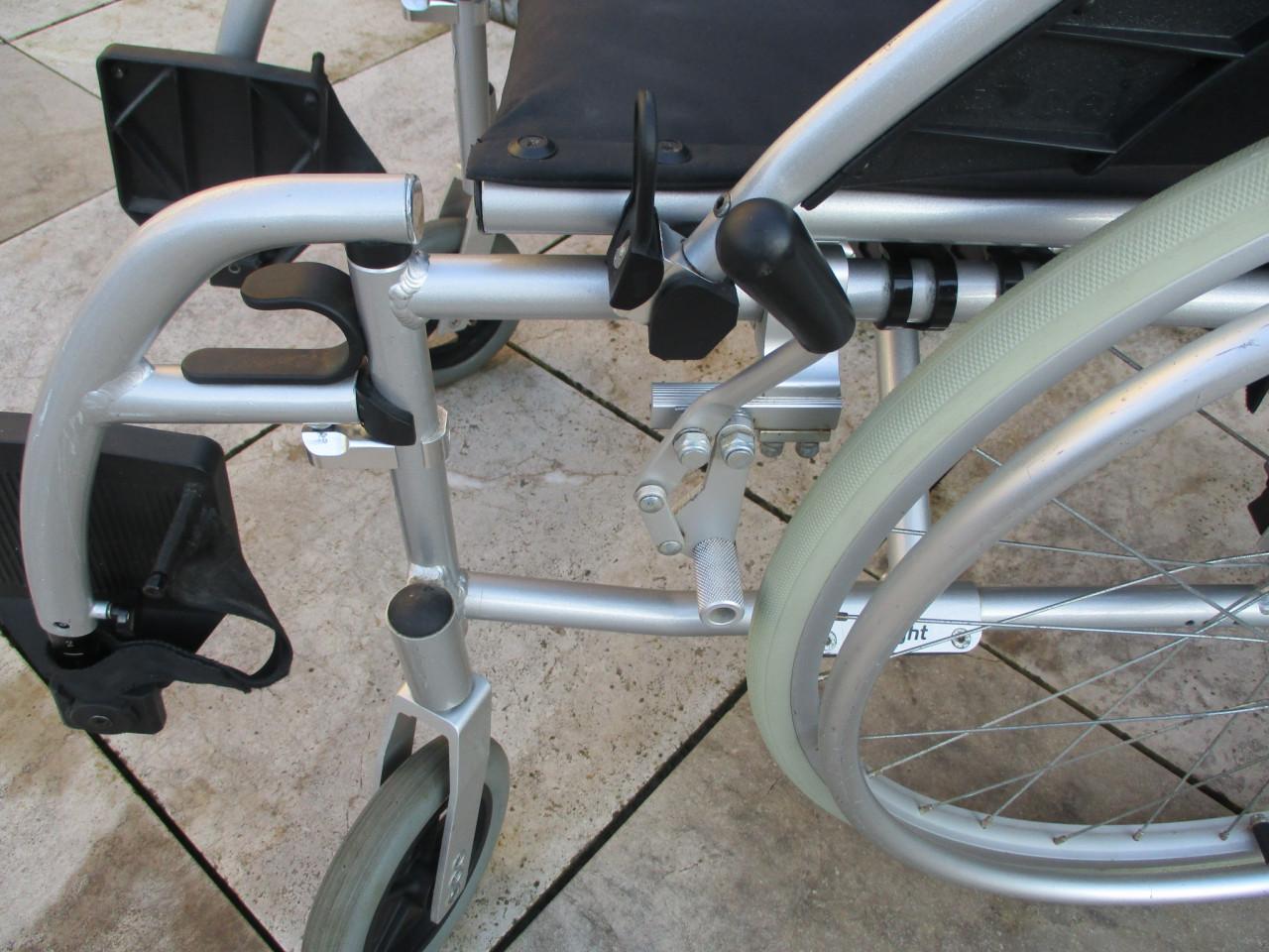 Zgan Excel G3 opvouwbare lichtgewicht rolstoel met nieuwe  anti-lekbanden