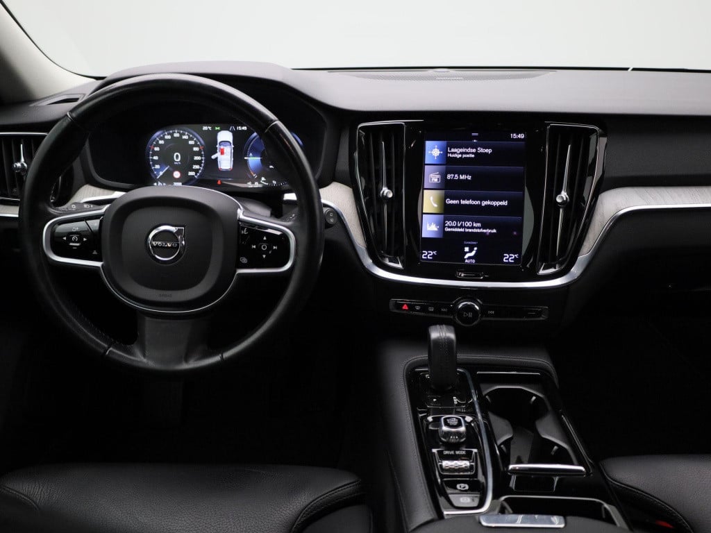 Volvo V60 2.0 t6 recharge awd inscription | automaat | lmv | trekhaak | led
