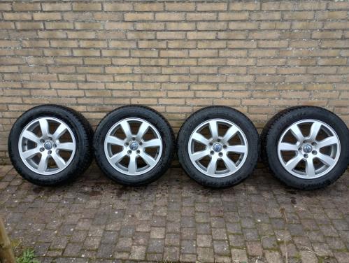 Volvo V60 velgen met Dunlop Winter Sport 5