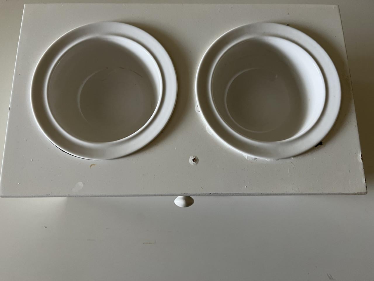 Voerstandaard met lade