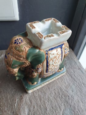 Vintage chinoiserie-asbak olifant, decor MCM Hollywood Regency...